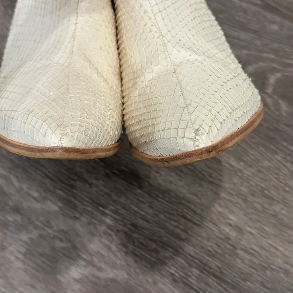 Kaanas Morellino Snake Embossed Leather Ankle Booties Cream White Pointed Toe 10 - Image 3