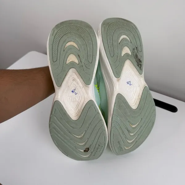 APL Women's Size 8.5 Streamline Max Cushion Running Sneakers in Peppermint - Image 9
