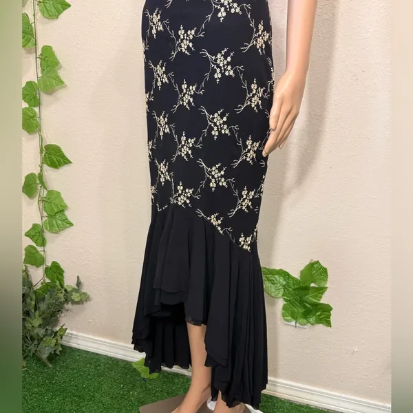 Cache Black High-Low Embroidered Floral Mermaid Skirt - Image 8