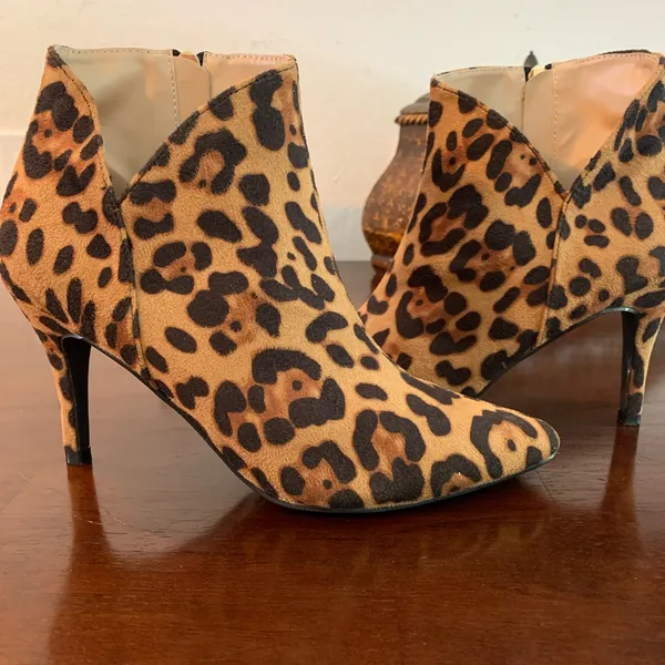 New York & Company Leopard Booties Black Size 8 - Image 6