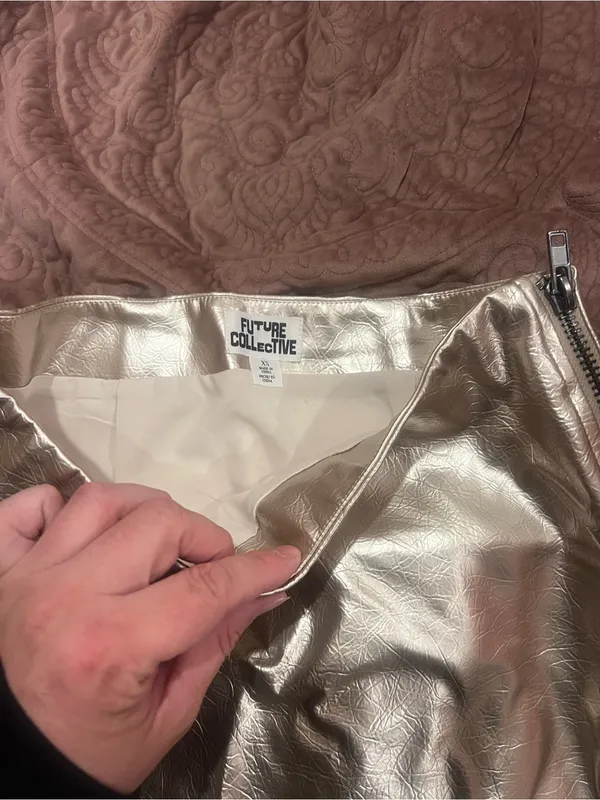 Shimmery Silver Mini Skirt with Side Zip Size XS - Image 3