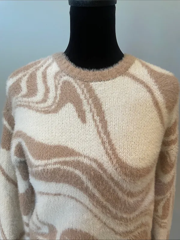 Cozy Marble-Pattern Crewneck Sweater in Beige and Cream Hollister small - Image 2