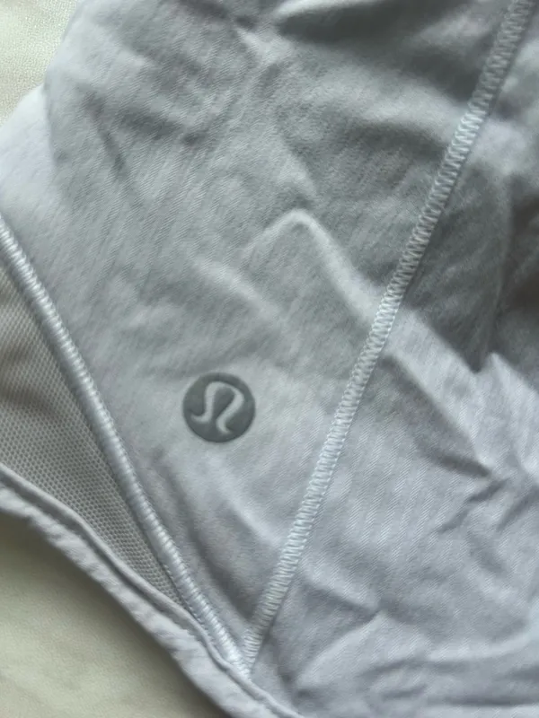 Lululemon Hotty Hot Shorts 2.5" Low-Rise - Image 3