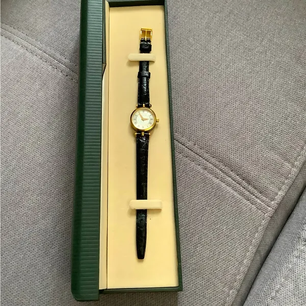 Ladies GUCCI SHELLY LINE watch 🔥🔥🔥 - Image 11