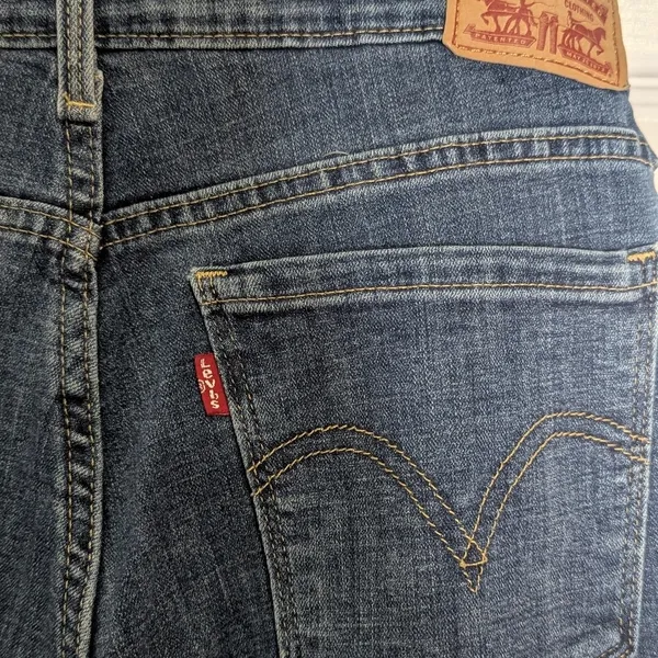 Levi’s 505 Straight Jeans Women’s Size 6S W28 L30 Medium Wash Blue - Image 6