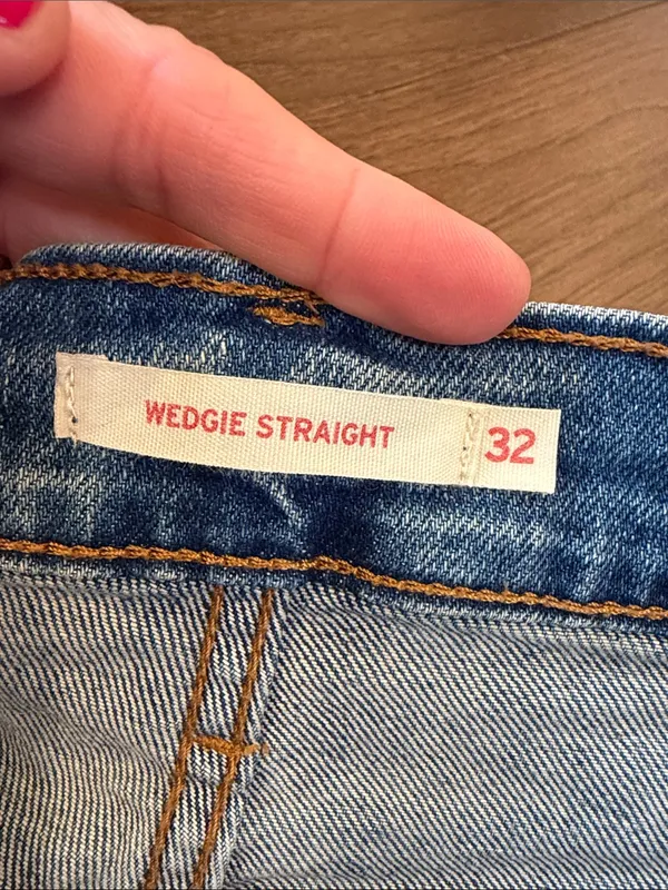 Levi’s Wedgie Straight High Rise Jeans Medium Wash Size 32 - C73-021 - Image 3