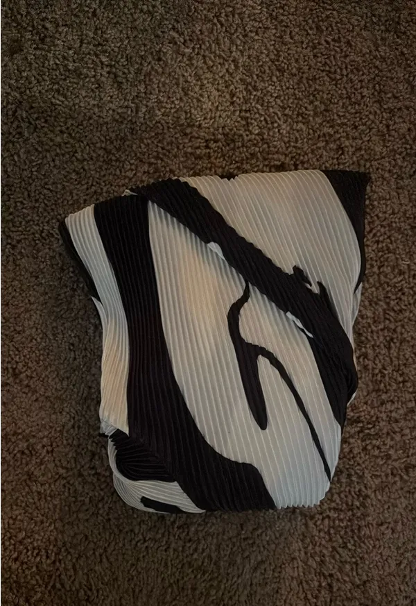Fashionable black/white bottom down Multiple - Image 2