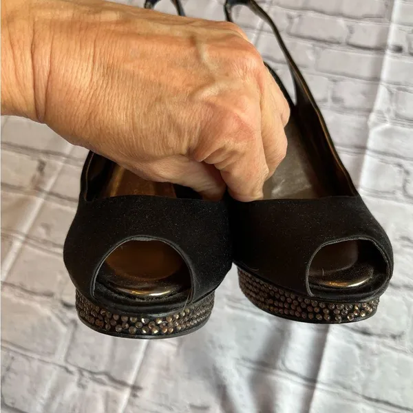 BCBG MAX AZRIA Black Sparkle Heels 7.5 WOW - Image 9