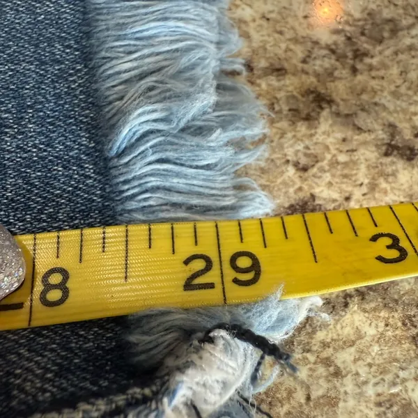 KanCan Medium Wash Cropped Jeans Blue Size 30 - Image 8
