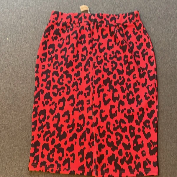 Red cheetah prints pencil skirt - Image 2