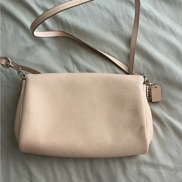Coach Light Pink Cream Pebbled Leather Bag - Image 2