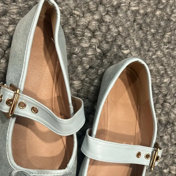 “C” Branded Light Blue Mary Jane Flats with Bow Size 38 - Image 5