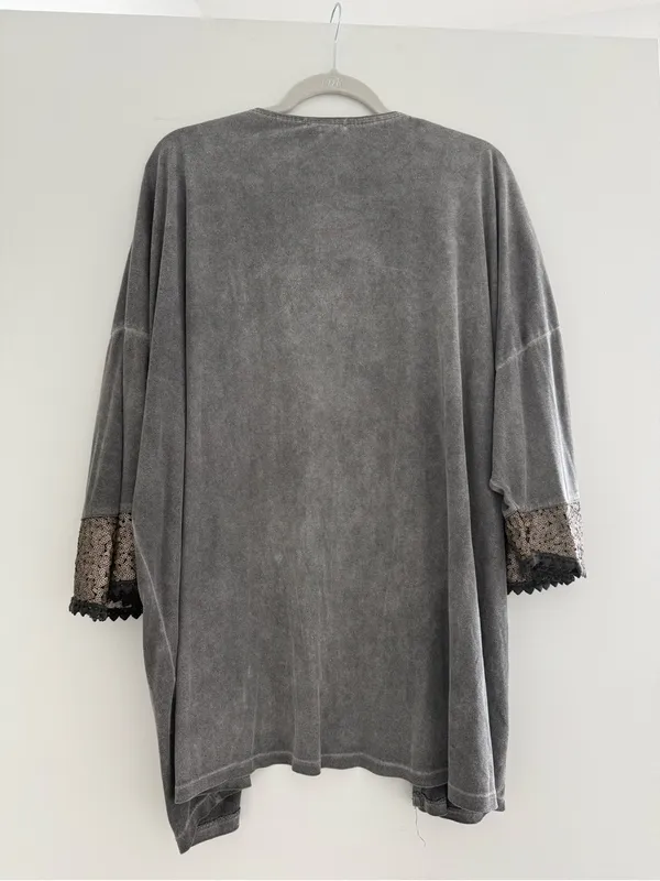 Gray Open-Front Kimono Cardigan with Crochet Sleeve Trim - Image 2