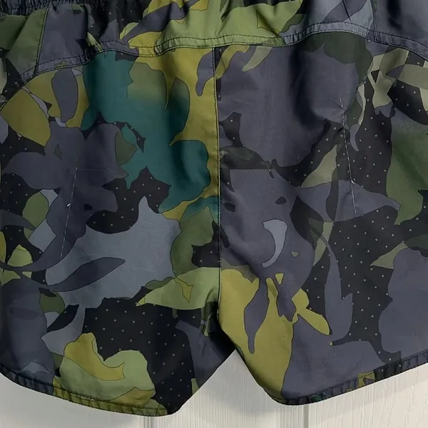 Old Navy Active Shorts camouflage L - Image 5