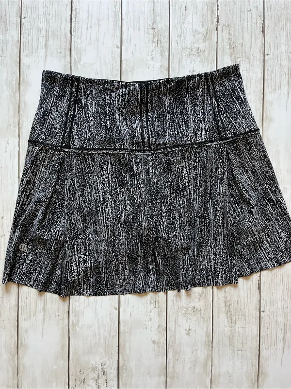 Lululemon Lost in Pace Skirt Air Time White Black Size 6 Rare - Image 10