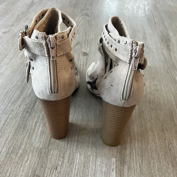 Womens JustFab Studded Beige Ankle Boots - 10 - Image 7