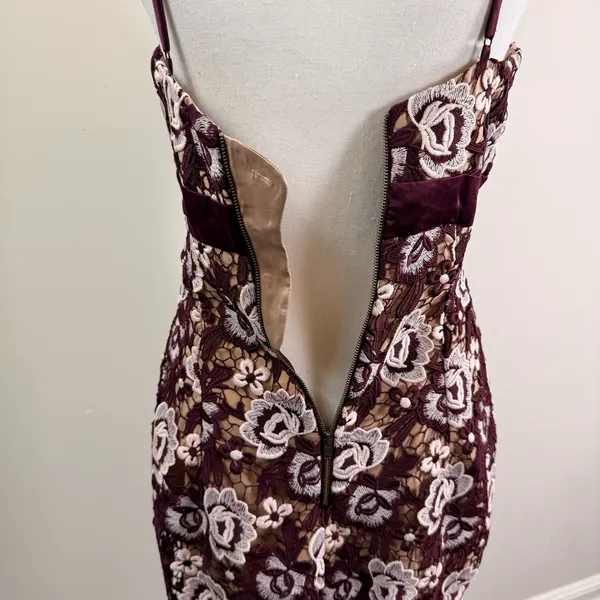 Bardot Floral Lace Midi Dress Burgundy Cream V-Neck Asymmetrical Hem Size US 6 - Image 5