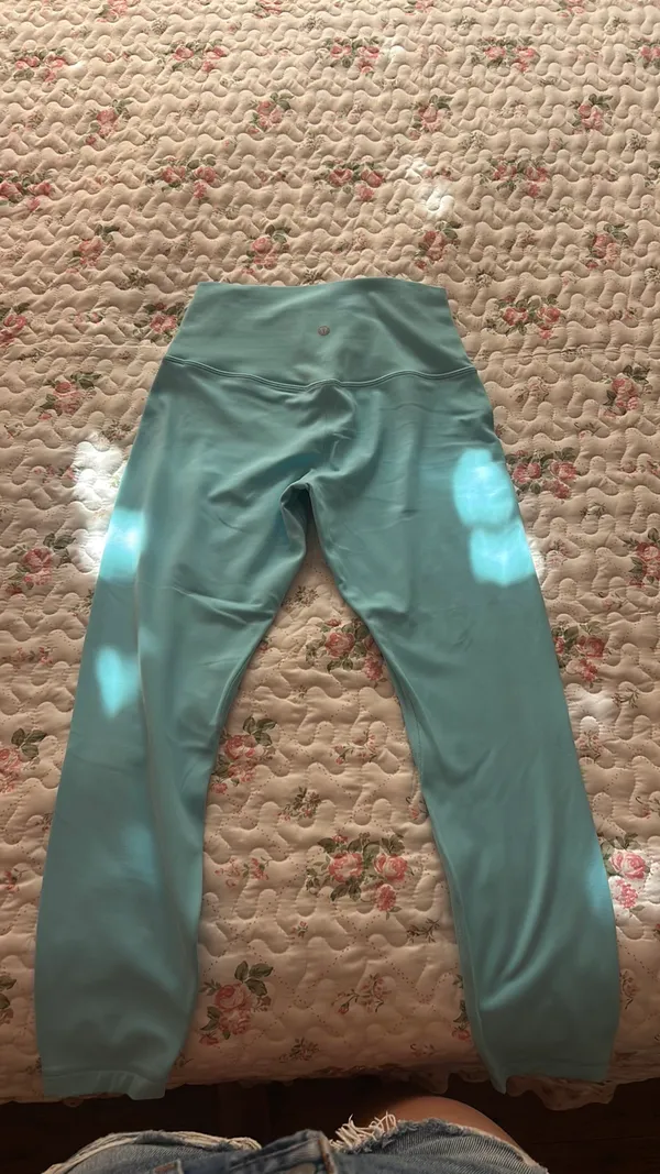Aqua Blue Lululemon Leggings Size 8 - Image 2