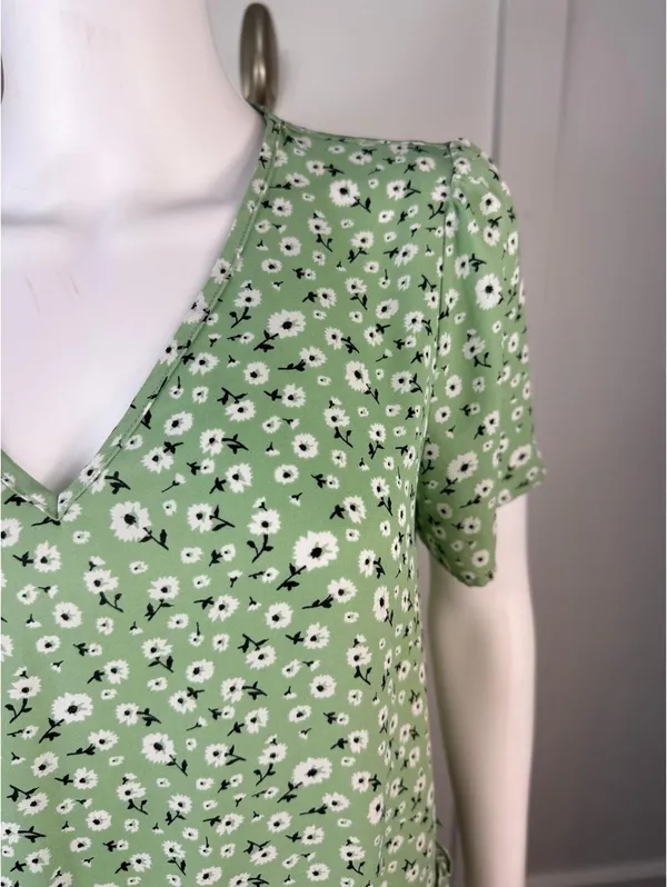 Beautiful Women’s Top Size M Green Size M - Image 5