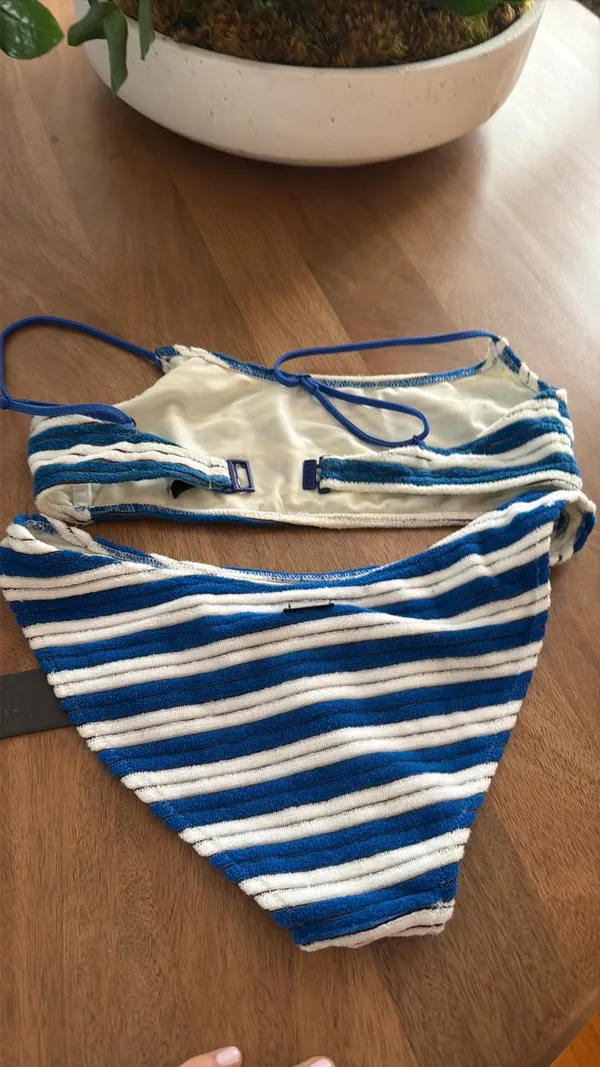 Triangl Triangle Bikini - Image 4