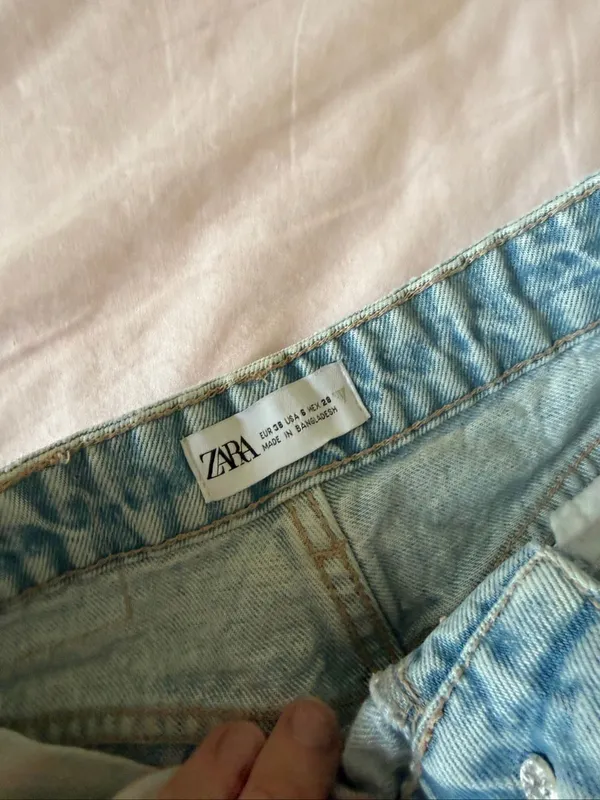 Zara Straight Cropped Straight Jeans Sz 6 High Waist Button Fly Fray Hem - Image 3