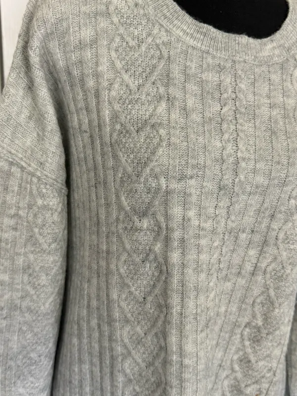 Legendary Outfitters Women’s Cable Knit Crewneck Sweater Light Gray Size L - Image 2