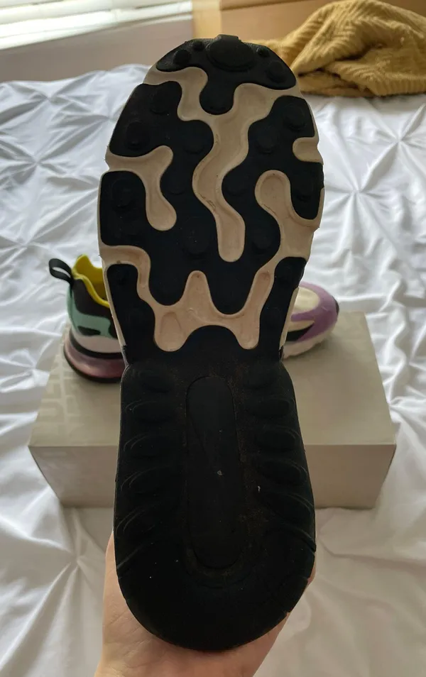Nike Air Max 270 Shoes - Image 3
