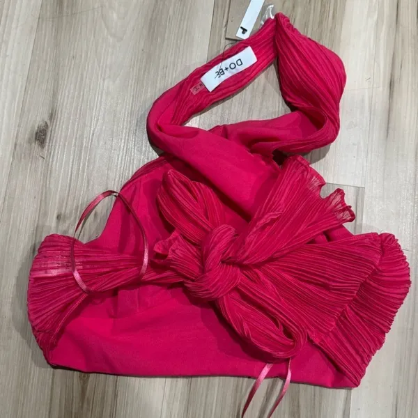 NEW Do+Be Hot Pink Pleated Halter Crop Top Tie Back Women’s Medium - Image 4