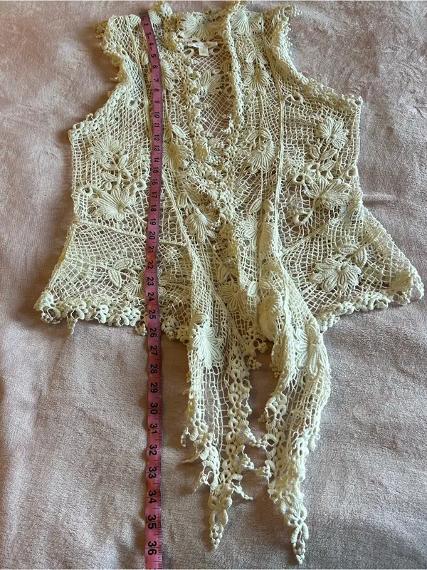 Sun & Shadow ivory crochet floral duster vest pointed hem size S festival boho - Image 9