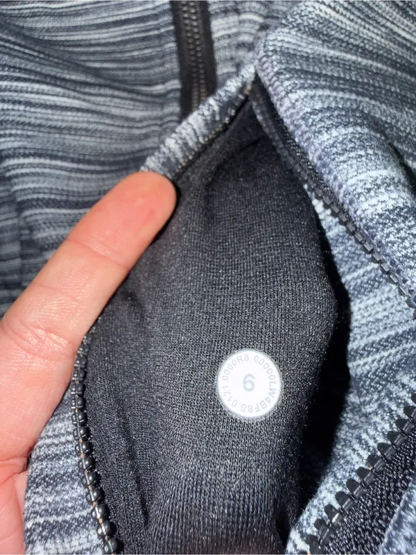Lululemon Hooded Define‎ Jacket *Nulu size 6 - Image 3