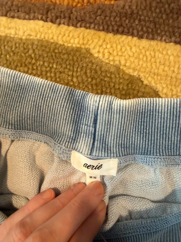 NWT Aerie Light Blue Sweatpant Jeans Knit Material Lounge Shorts Size Medium - Image 4
