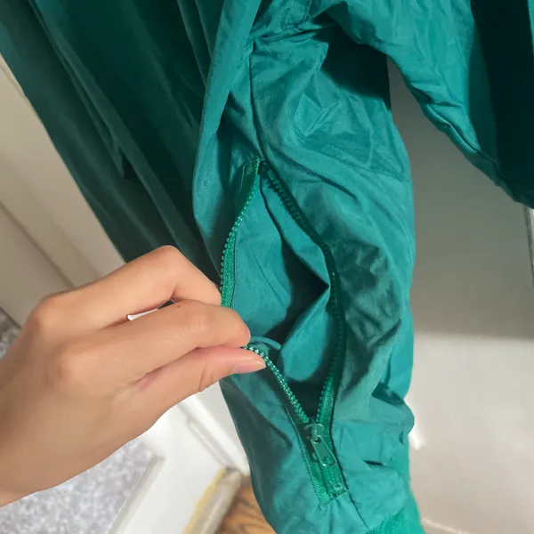 IZOD Vintage Green Windbreaker Pullover Sweater - Image 3