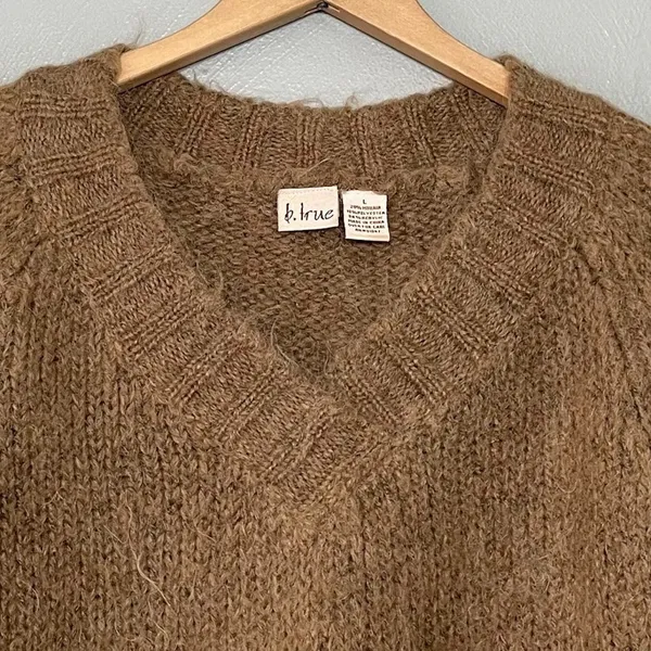 B True Mohair Sweater Size Large Mocha Brown Fuzzy Soft Cropped V-neck Y2K Boho - Image 3