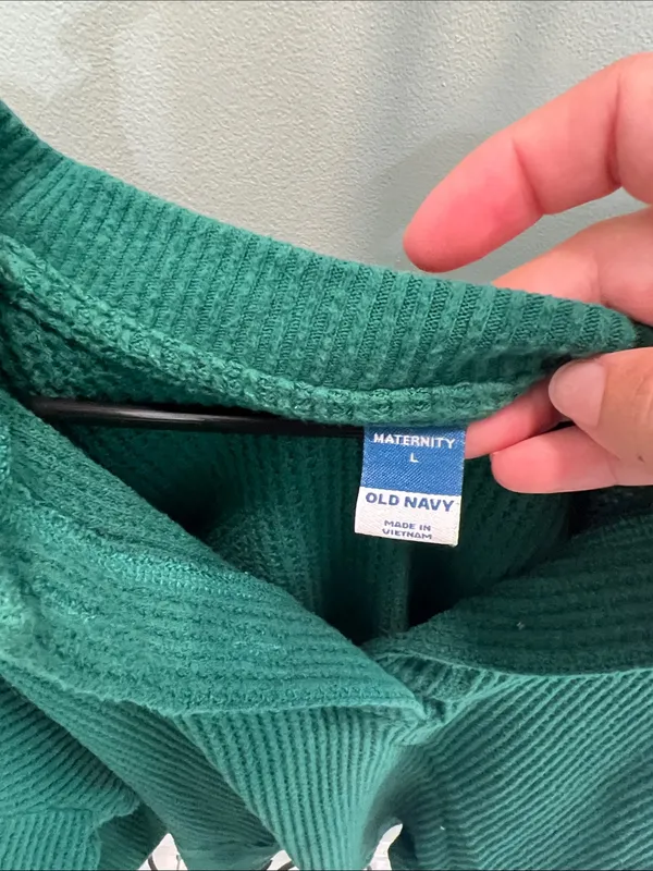 Old Navy Green Waffle Knit Long Sleeve Henley - Image 2