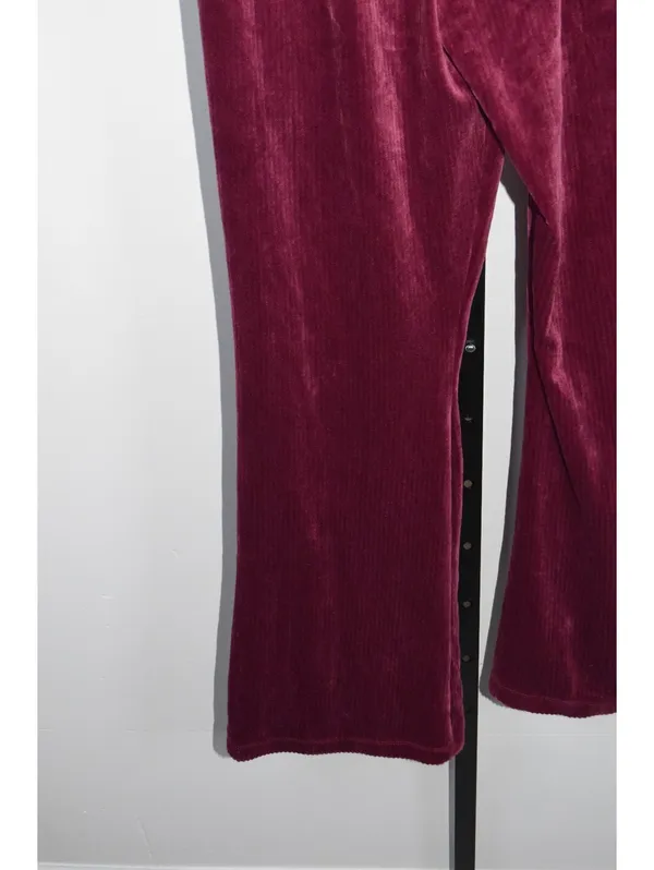 Time and Tru Velour Pants SZ M Burgundy Ribbed Velvet Flare Leg Loungewear - Image 6