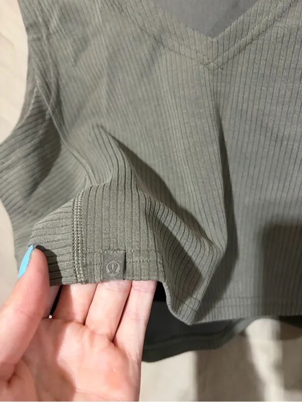Lululemon tank top - Image 3