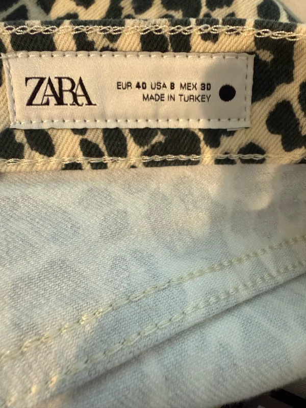 Brand new never worn Zara leopard print jean size 8 - Image 2