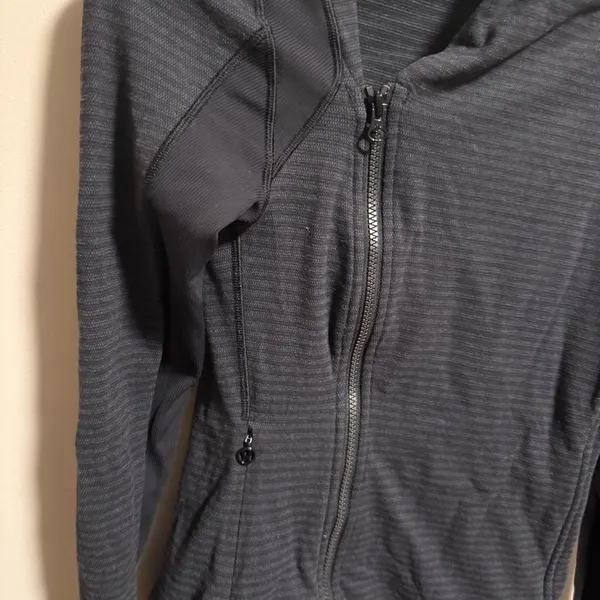 Lululemon Bhakti Yoga Jacket Luon Pique Black Dark Slate / Black- Size 6 - Image 2
