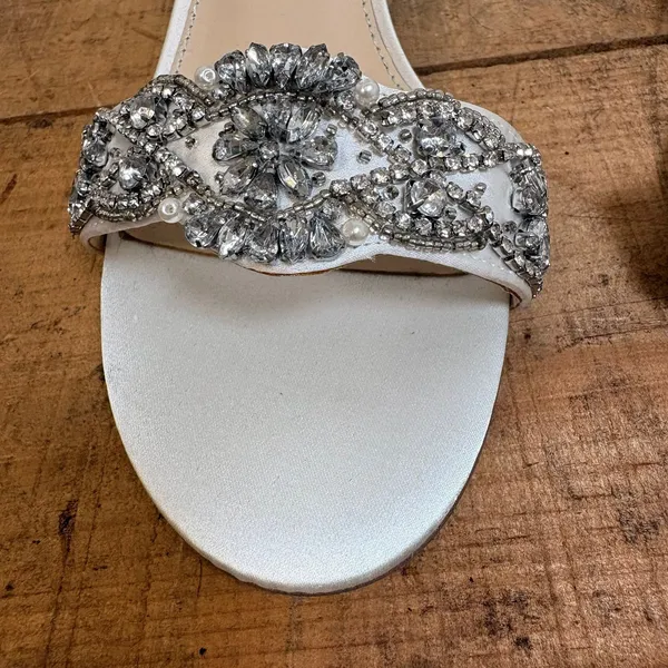 Betsey Johnson Mel Block Heel Evening Dyeable Sandals Sz 8 - Image 3