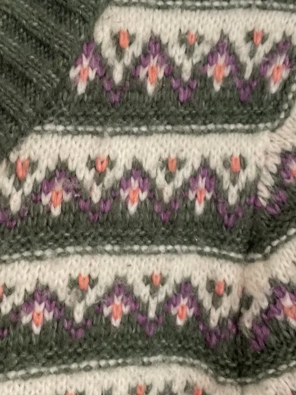 CROFT & BARROW Extra Cozy Sweater Olive Green White Fair Isle Geometric Hearts M - Image 5