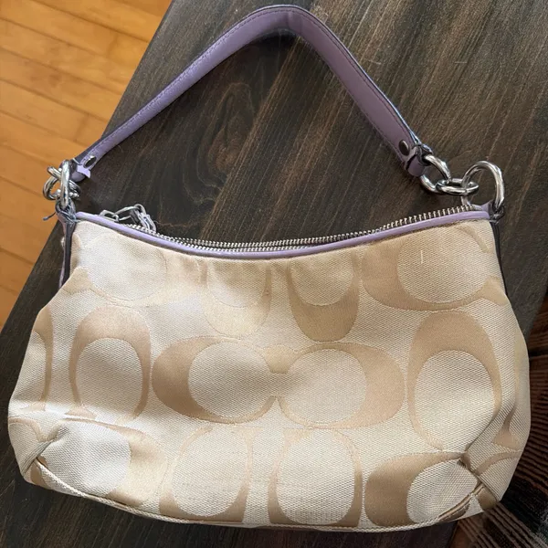 Coach Vintage Shoulder Bag - Image 2