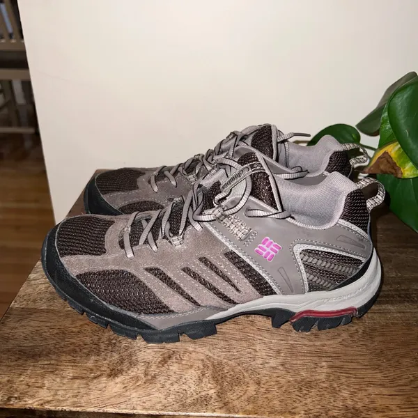 Columbia Techlite Womens 7.5 Trail Hiking Gray‎ Pink Mesh Breathable Gorpcore - Image 2