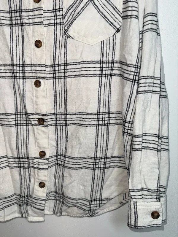 Maurices Cabin Plaid Boyfriend Button Down Shirt White Black Oversized - Image 5
