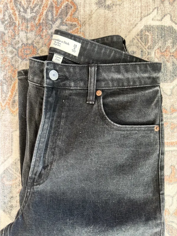Abercrombie Jeans - Image 3