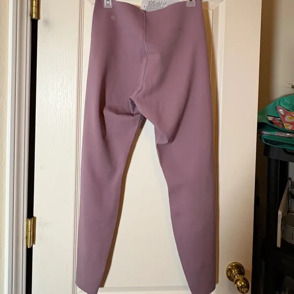 lululemon Glow Up™ Super-High-Rise Tight 28" NWT SZ 12 Color: LVLX - Image 4