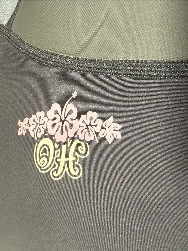 Source Unknown HO Womens size 8 Black & Gray Shorty Wetsuit with Pink Accents - Image 2