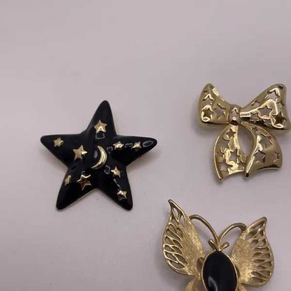 Lot Of 3 Vintage - Modern Brooch Pins Gold Tone / Black - Bow, Butterfly, Star - Image 3