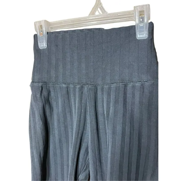 Offline By Aerie OG High‎ Rise 7 Inch Bike Shorts Size Small NWT - Image 2