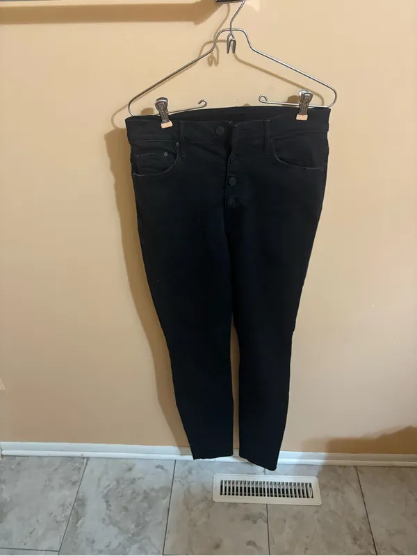 Mother The Pixie Swooner Skimp Jeans in Not Guilty - Image 4