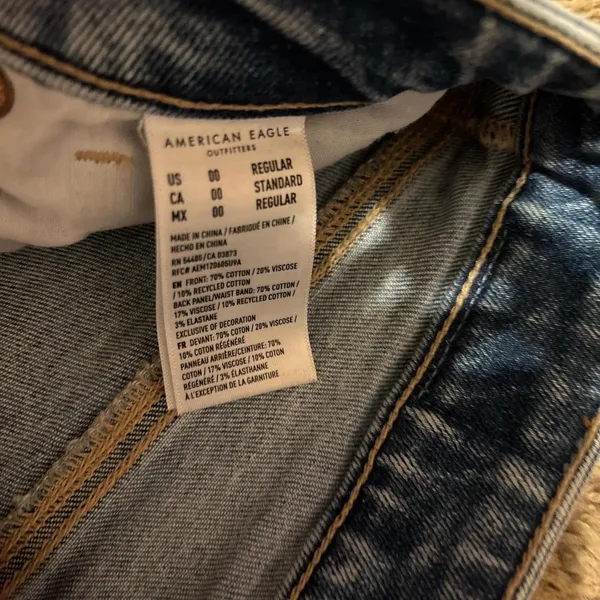 American Eagle Mom Jeans - Image 3